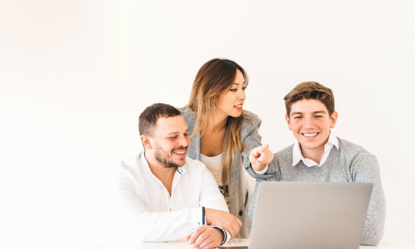 Espace de travail moderne et organisé